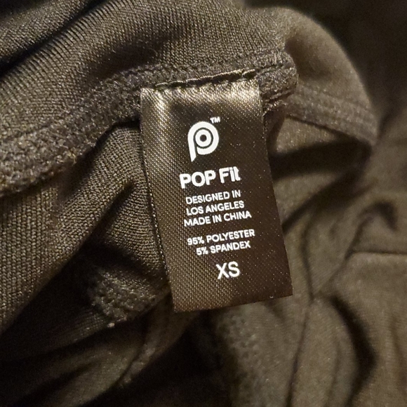 2/$20 💕 High-rise leggings w/ pockets + cutouts - Picture 3 of 5